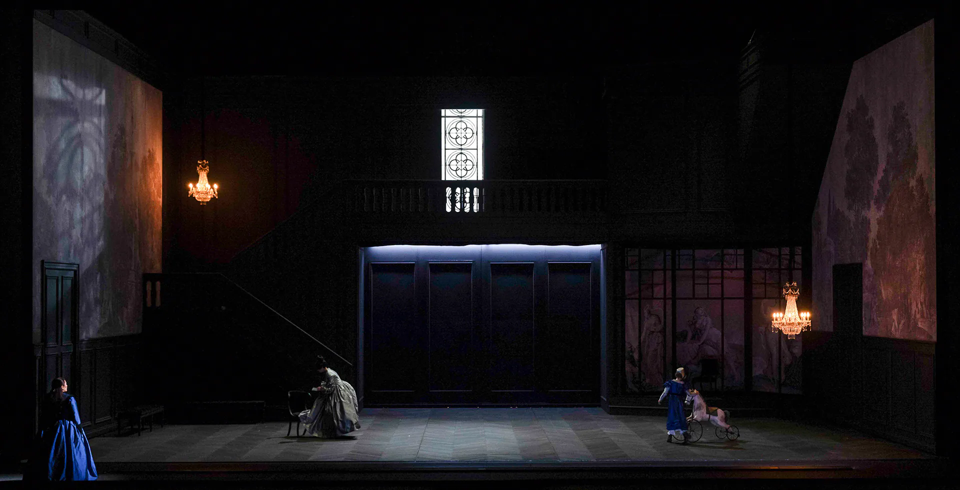 I puritani al Teatro Regio di Torino, in scena, fotografia 2