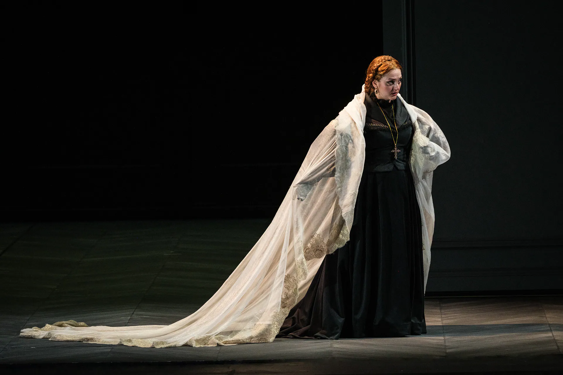 I puritani al Teatro Regio di Torino, in scena, fotografia 13