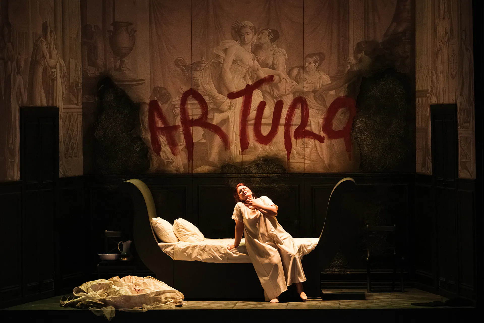 I puritani al Teatro Regio di Torino, in scena, fotografia 16