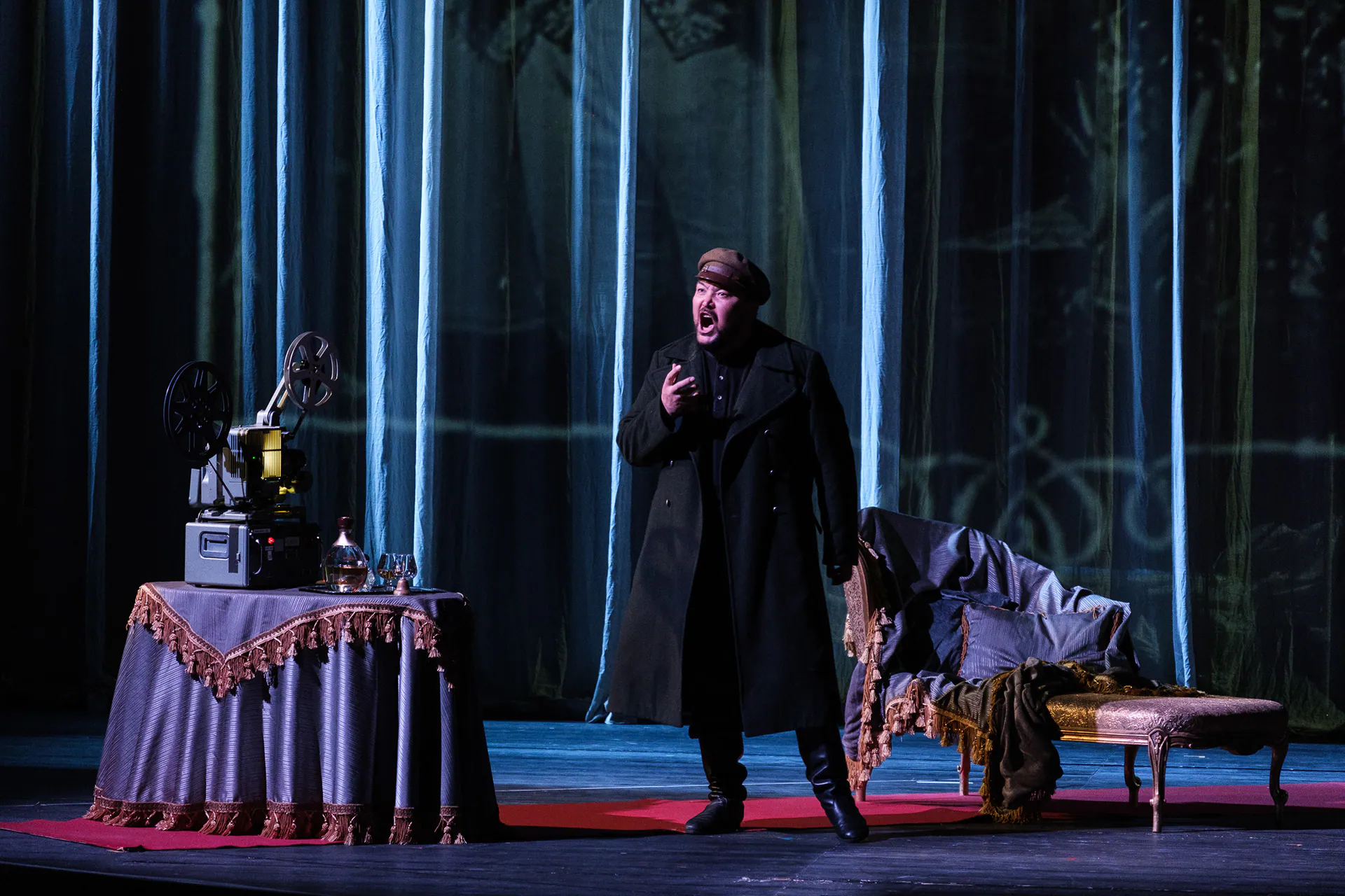 The Queen of Spades, Teatro Regio di Torino: photograph 15 of 21