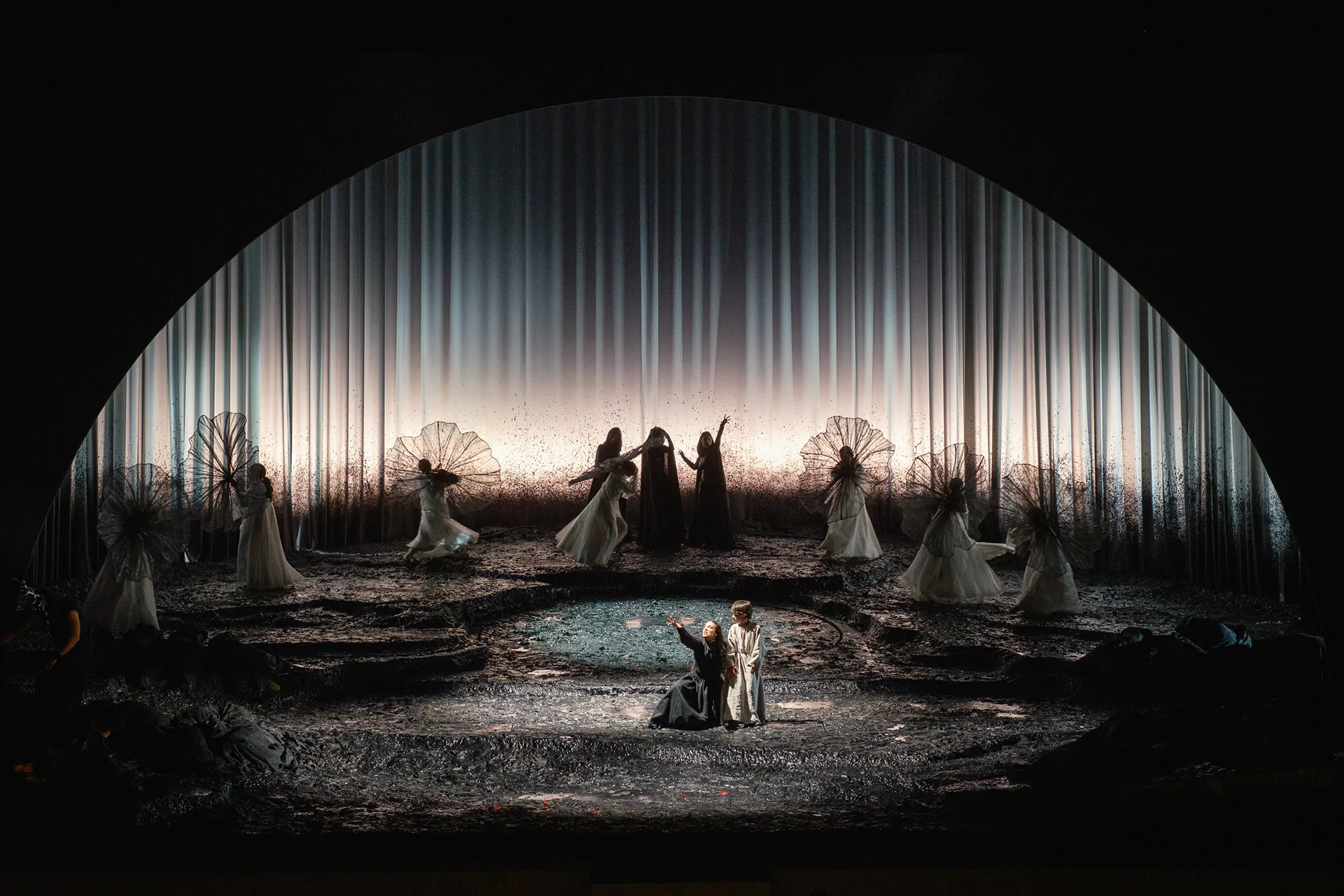Macbeth, Teatro Regio di Torino: photograph 28 of 45