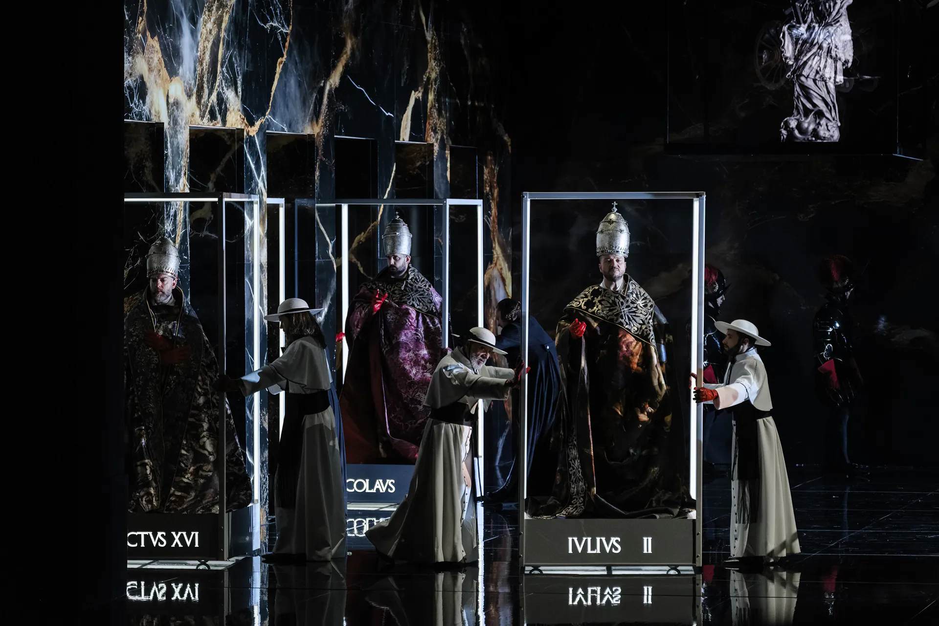 Tosca, Teatro Regio di Torino: photograph 9 of 19