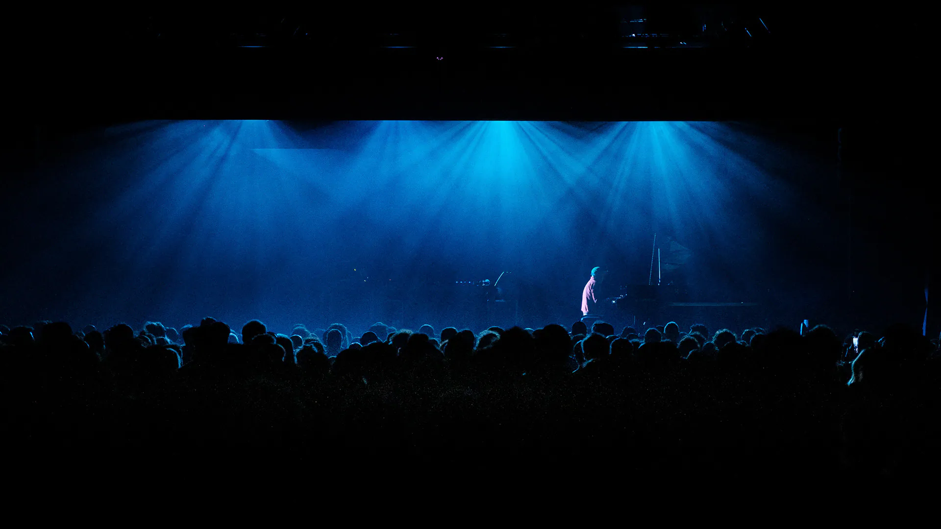 Yann Tiersen live at OGR Torino, OGR Torino: photograph 4 of 8